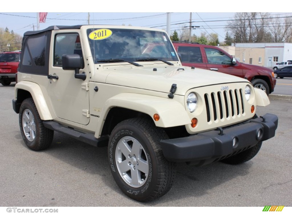 2011 Wrangler Sahara 4x4 - Sahara Tan / Black/Dark Saddle photo #16