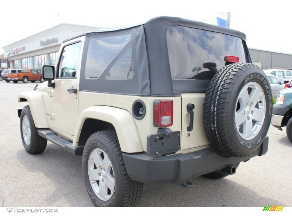 2011 Wrangler Sahara 4x4 - Sahara Tan / Black/Dark Saddle photo #18