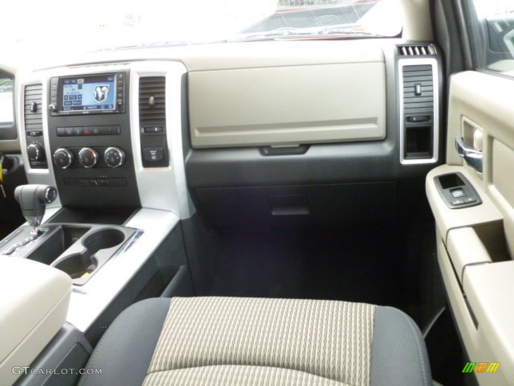 2011 Ram 1500 Big Horn Quad Cab 4x4 - Bright Silver Metallic / Dark Slate Gray/Medium Graystone photo #18