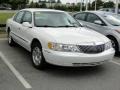 1999 Vibrant White Lincoln Continental   photo #37