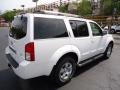 Avalanche White - Pathfinder SE 4x4 Photo No. 4