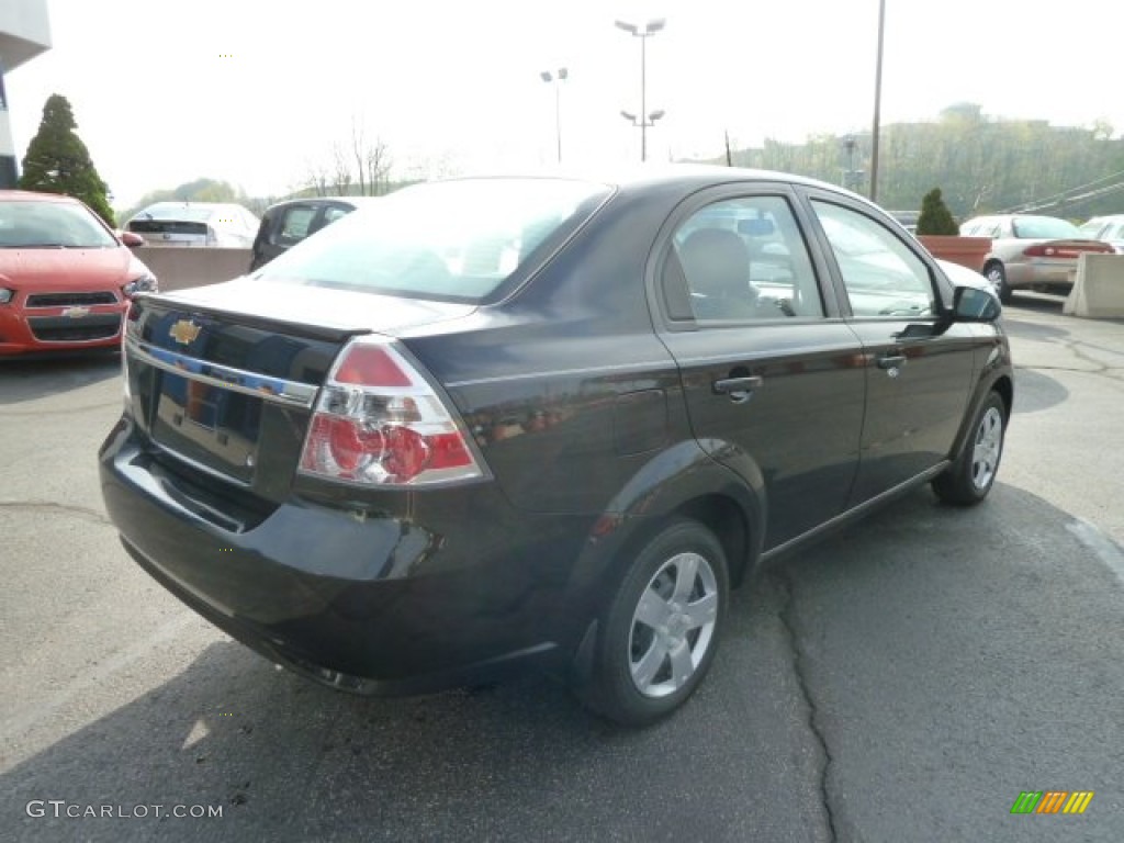 2010 Aveo LT Sedan - Black Granite / Charcoal photo #3