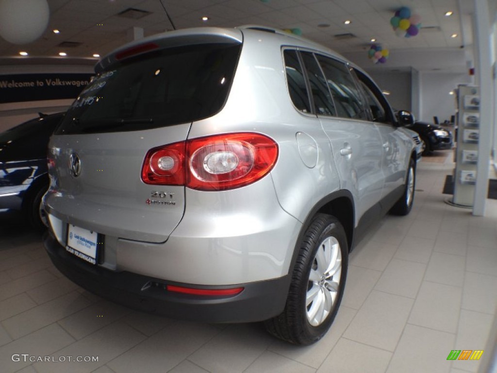 2011 Tiguan SE 4Motion - Reflex Silver Metallic / Charcoal photo #5