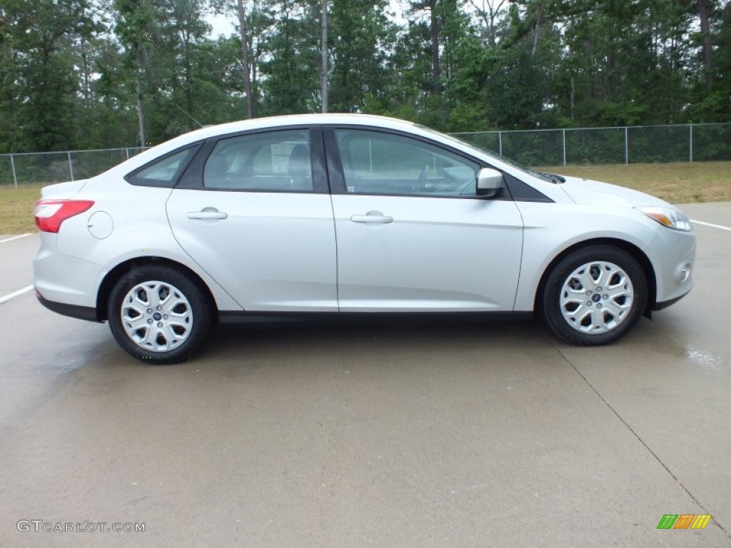 2012 Focus SE Sedan - Ingot Silver Metallic / Charcoal Black photo #2