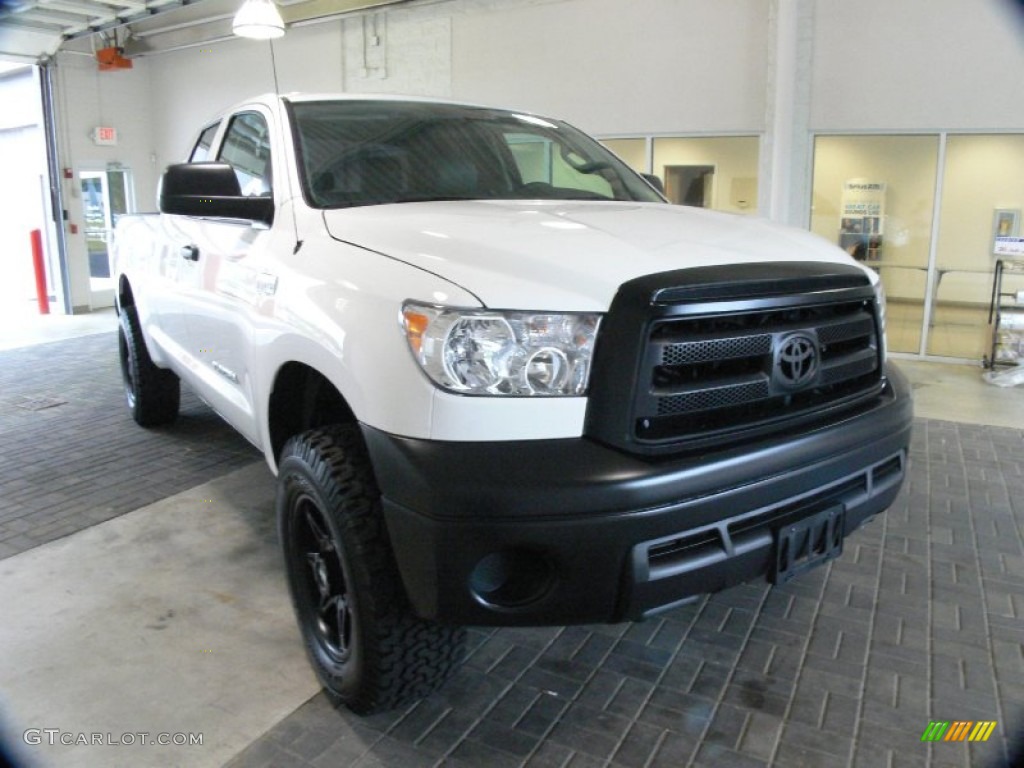 2011 Tundra Double Cab 4x4 - Super White / Graphite Gray photo #6