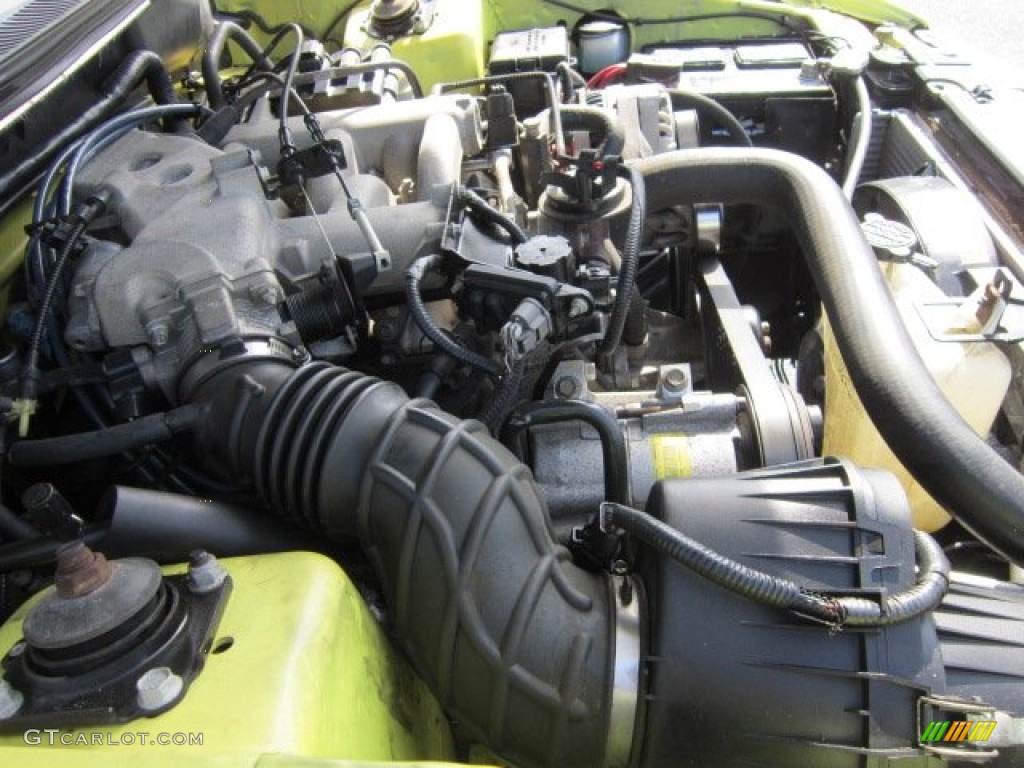 2003 Mustang V6 Convertible - Zinc Yellow / Medium Graphite photo #19