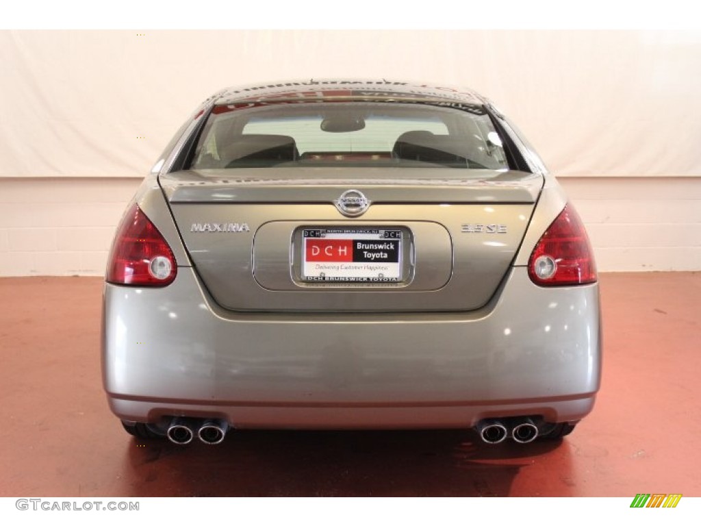 2004 Maxima 3.5 SE - Spirited Bronze / Black photo #7