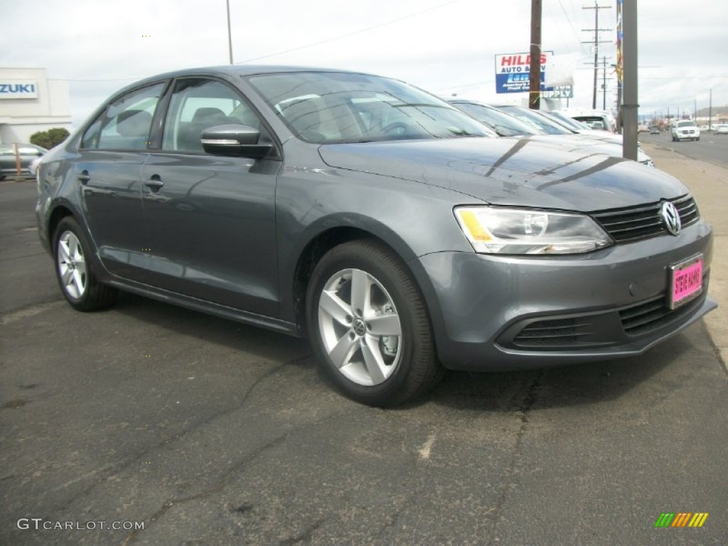 Platinum Gray Metallic Volkswagen Jetta