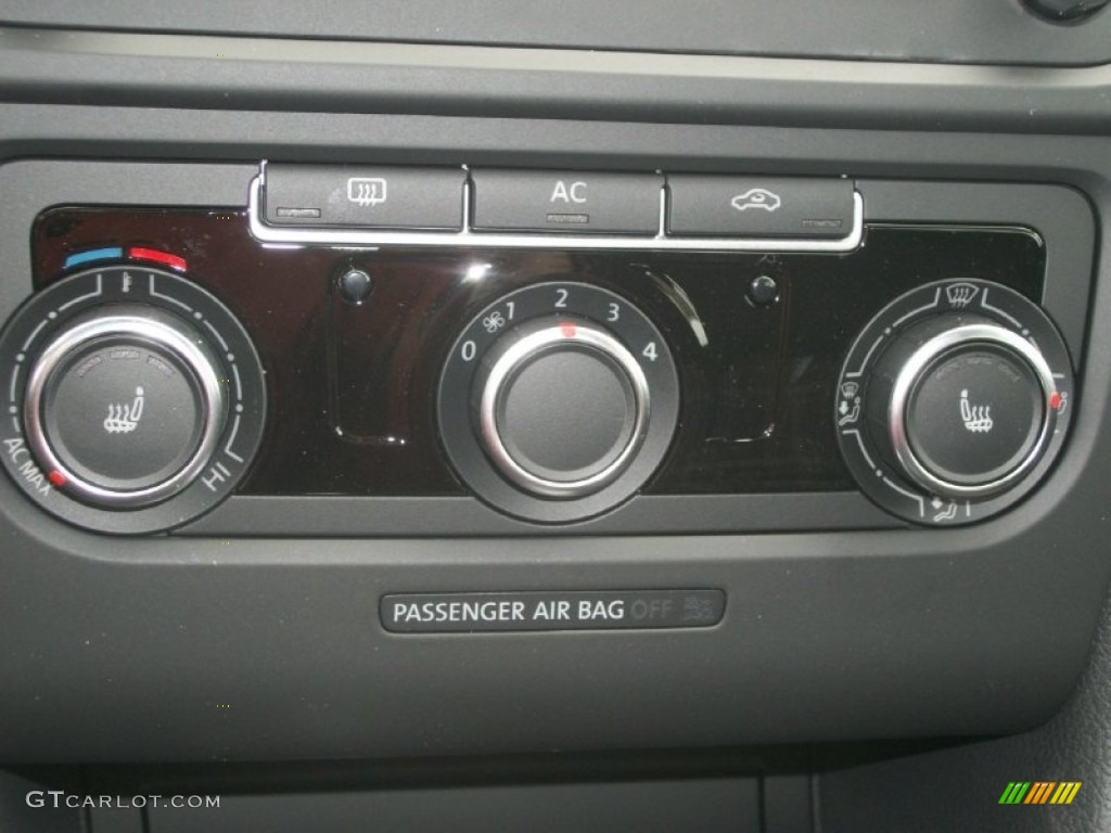 2012 Volkswagen GTI 4 Door Controls Photos