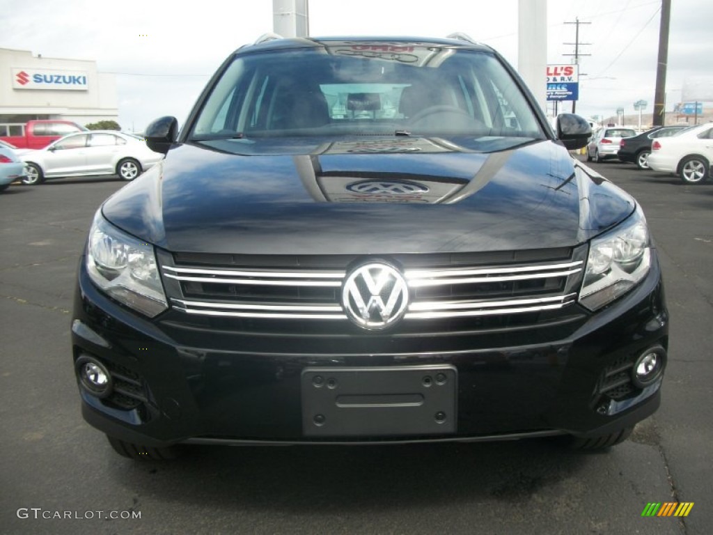 2012 Tiguan SE 4Motion - Deep Black Metallic / Black photo #6