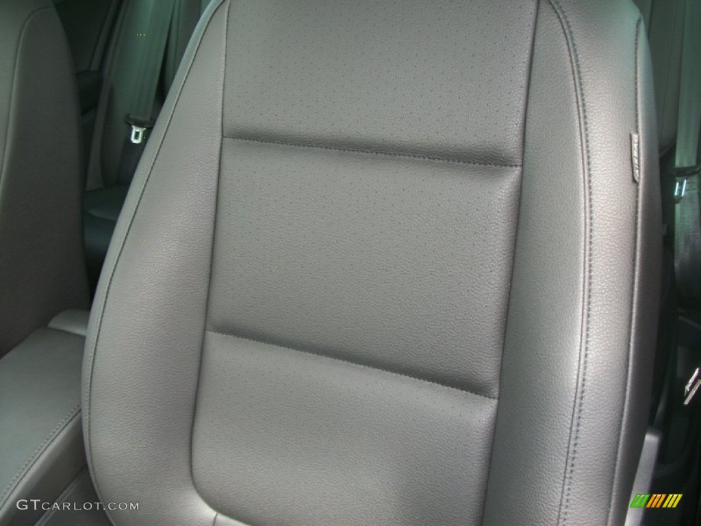 2012 Tiguan SE 4Motion - Deep Black Metallic / Black photo #10