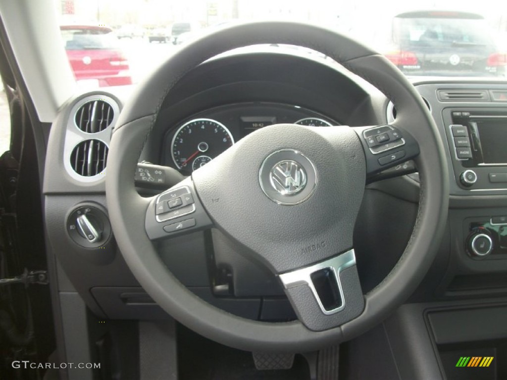 2012 Tiguan SE 4Motion - Deep Black Metallic / Black photo #12