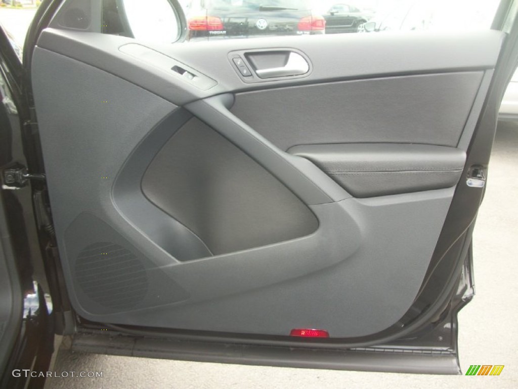 2012 Tiguan SE 4Motion - Deep Black Metallic / Black photo #22
