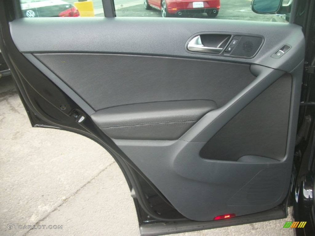 2012 Tiguan SE 4Motion - Deep Black Metallic / Black photo #26