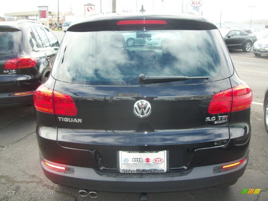2012 Tiguan SE 4Motion - Deep Black Metallic / Black photo #3