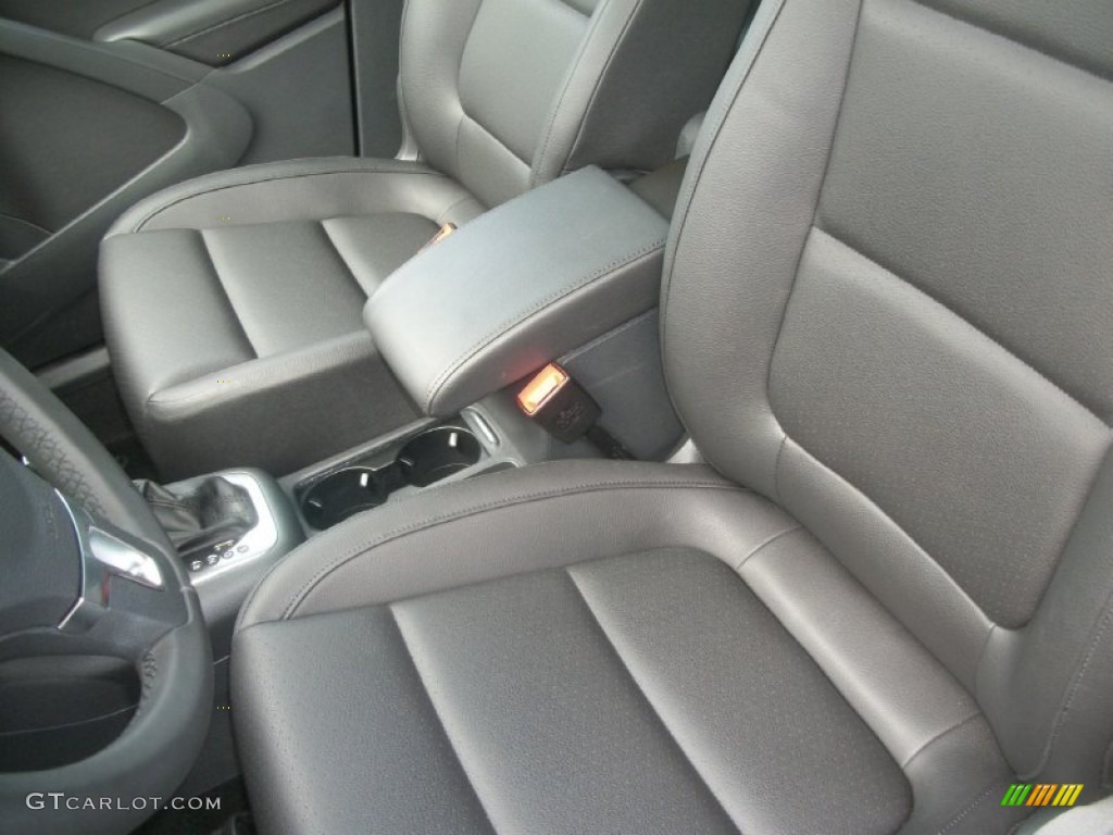 2012 Tiguan SE 4Motion - Deep Black Metallic / Black photo #8