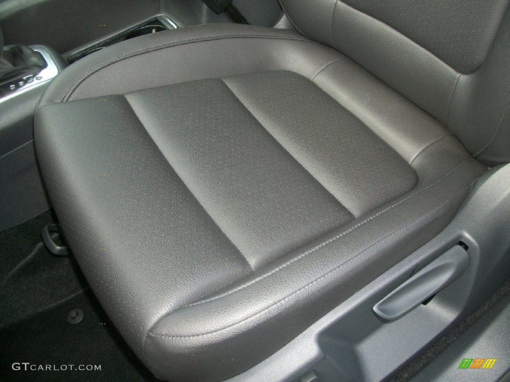 2012 Tiguan SE 4Motion - Deep Black Metallic / Black photo #9