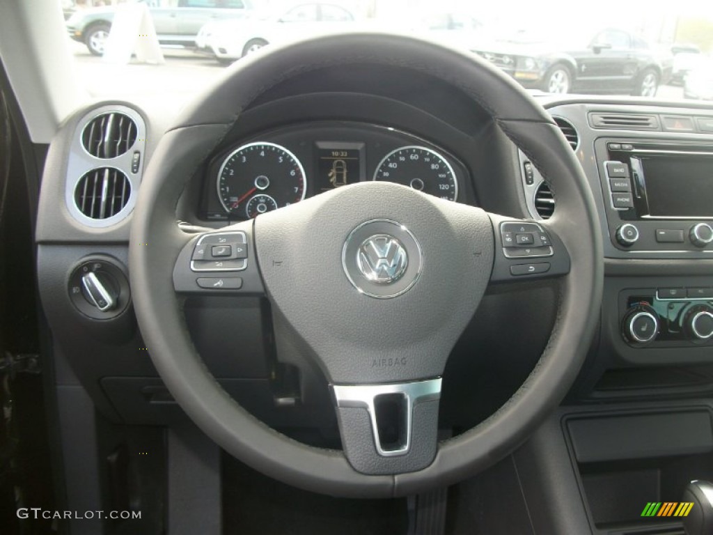 2012 Tiguan SE 4Motion - Deep Black Metallic / Black photo #12