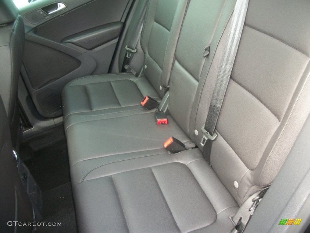 2012 Tiguan SE 4Motion - Deep Black Metallic / Black photo #25