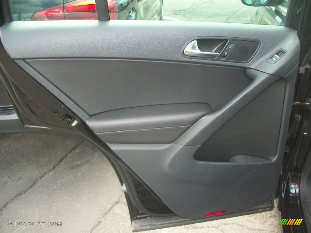 2012 Tiguan SE 4Motion - Deep Black Metallic / Black photo #26