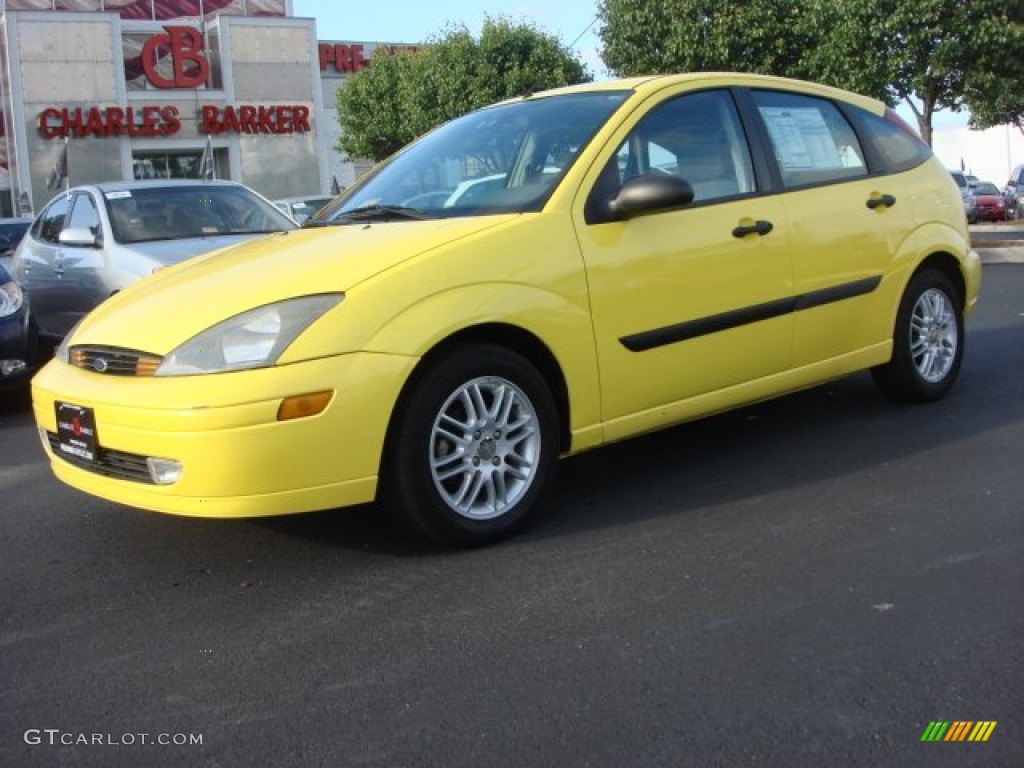 2003 Focus ZX5 Hatchback - Screaming Yellow / Medium Graphite photo #6