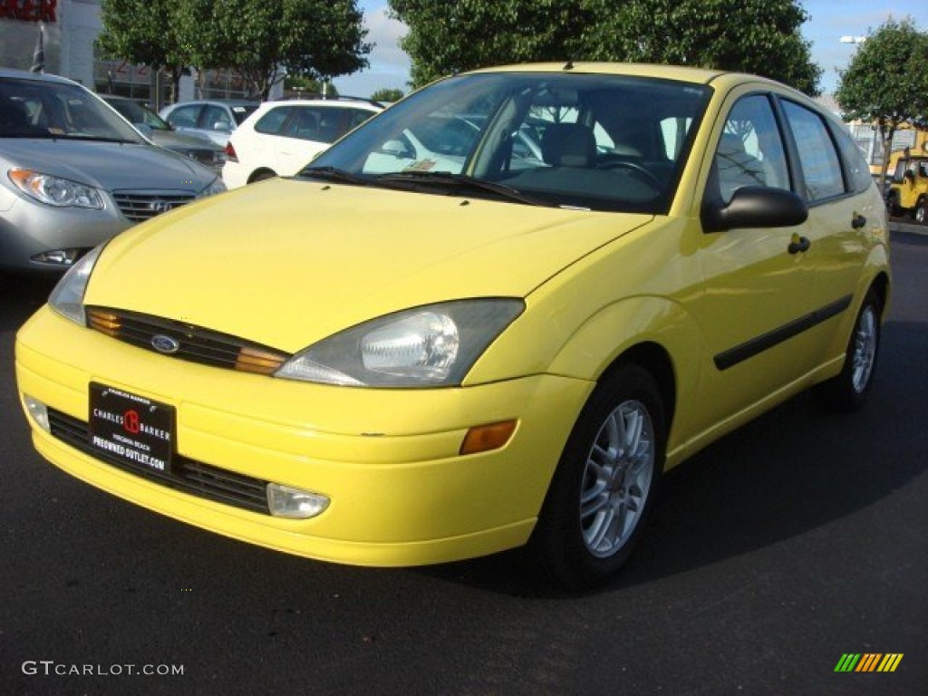 2003 Focus ZX5 Hatchback - Screaming Yellow / Medium Graphite photo #7