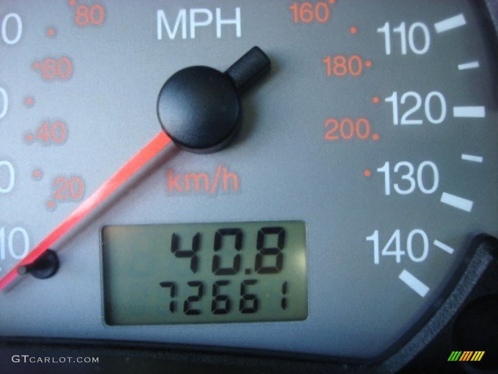 2003 Focus ZX5 Hatchback - Screaming Yellow / Medium Graphite photo #11