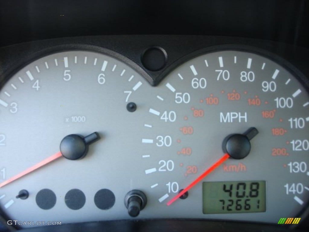 2003 Focus ZX5 Hatchback - Screaming Yellow / Medium Graphite photo #12