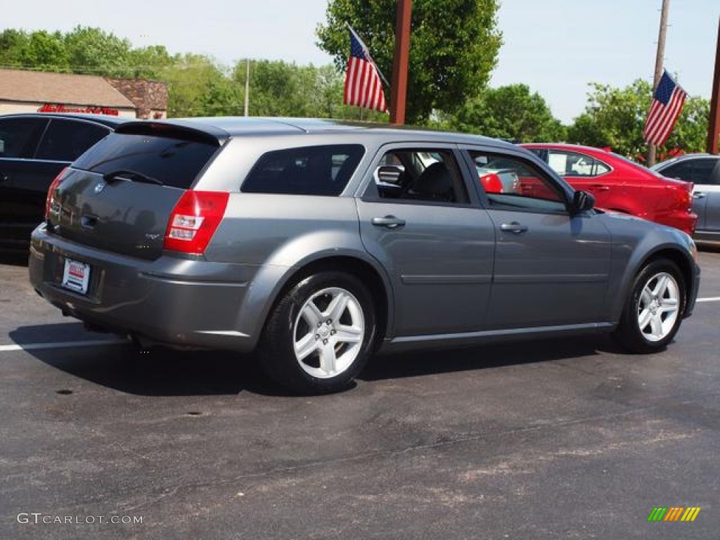 2005 Magnum SXT - Mineral Gray Metallic / Dark Slate Gray/Light Graystone photo #3