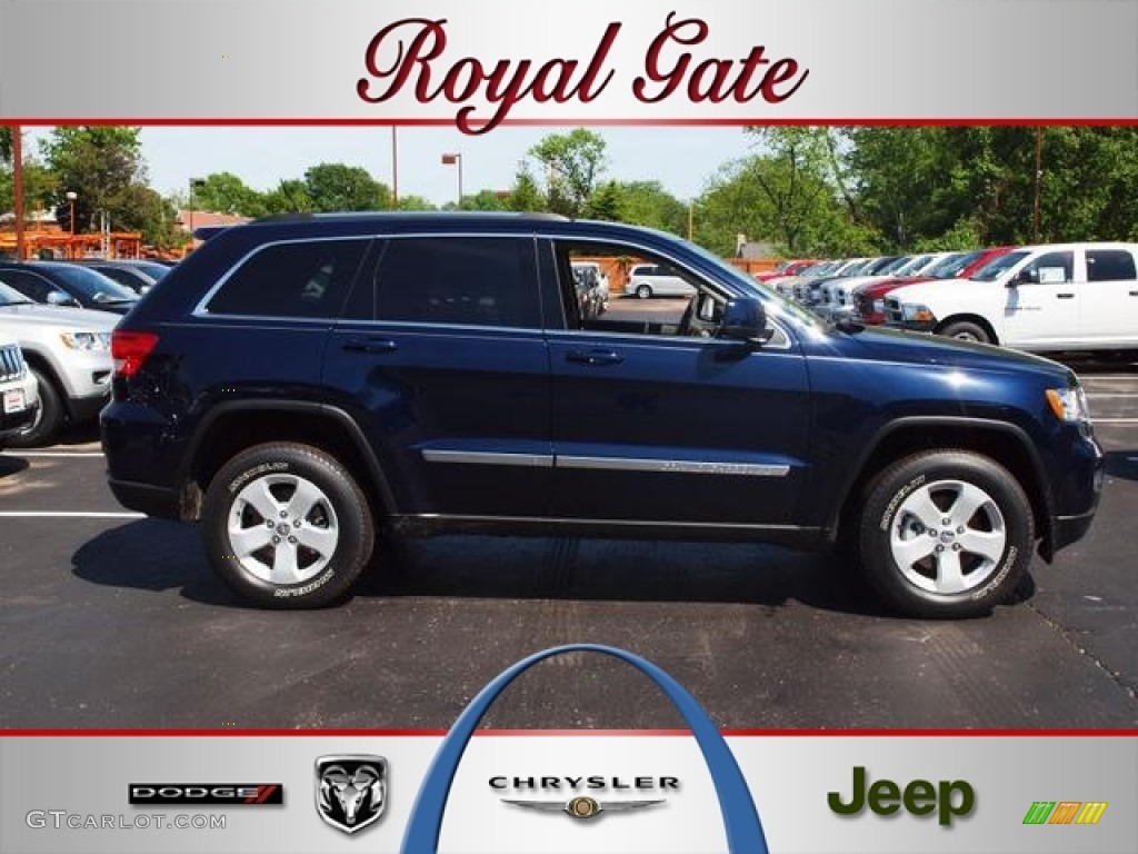 True Blue Pearl Jeep Grand Cherokee