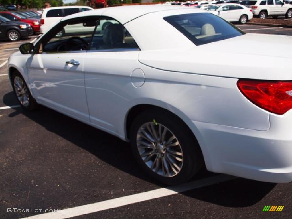 2012 200 Limited Hard Top Convertible - Bright White / Black/Light Frost photo #4