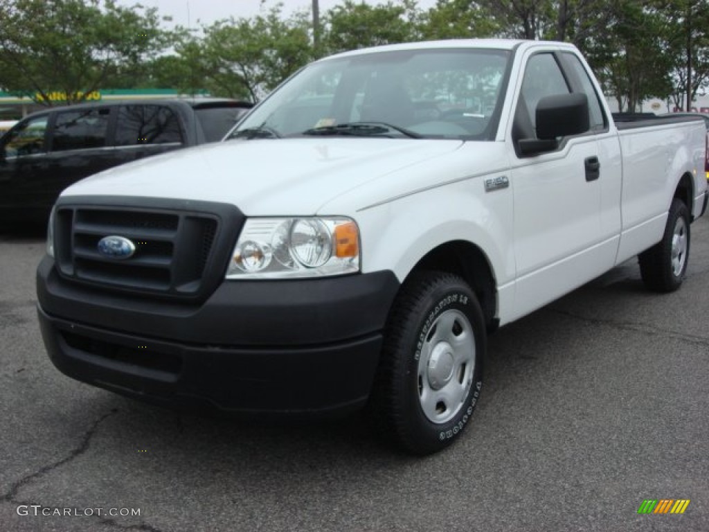 2006 F150 XL Regular Cab - Oxford White / Medium Flint photo #8