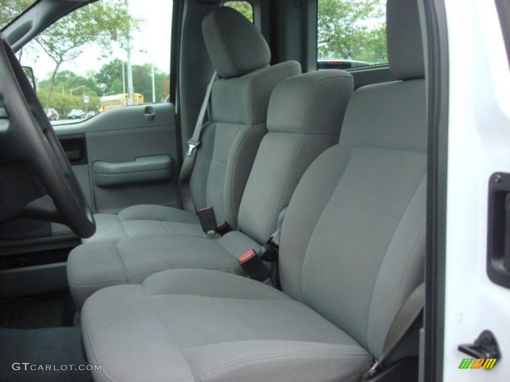 2006 F150 XL Regular Cab - Oxford White / Medium Flint photo #10