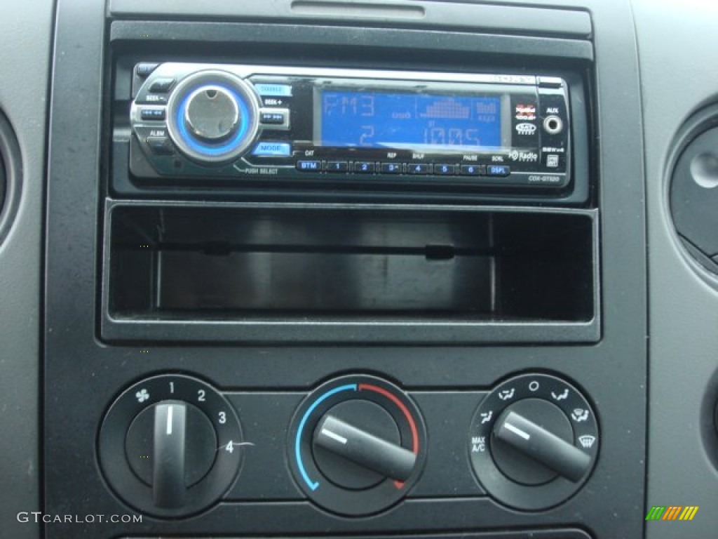 2006 F150 XL Regular Cab - Oxford White / Medium Flint photo #12