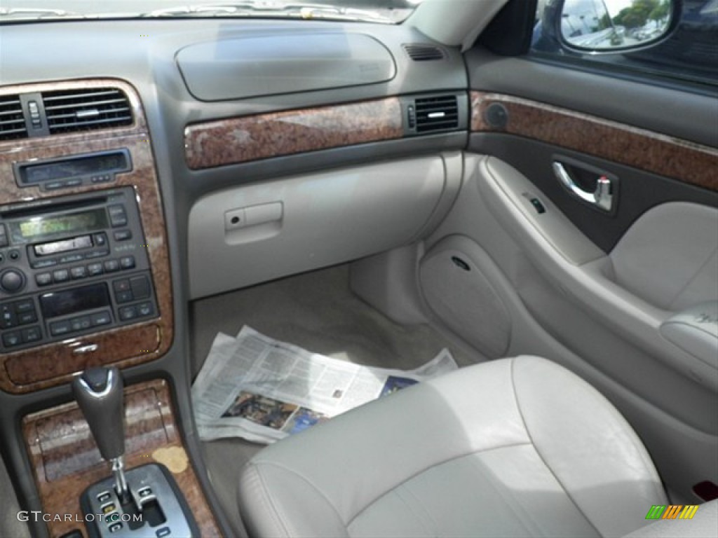 2004 XG350 Sedan - Black Obsidian / Gray photo #19