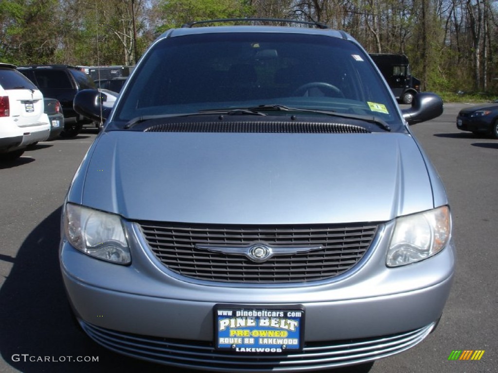 2003 Town & Country LX - Butane Blue Pearl / Navy Blue photo #2