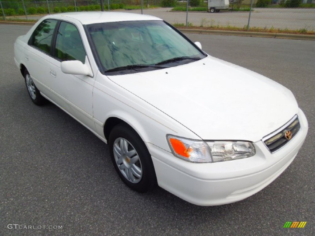 2000 Camry LE - Super White / Oak photo #2