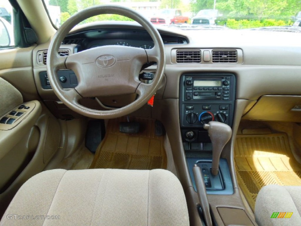 2000 Camry LE - Super White / Oak photo #16
