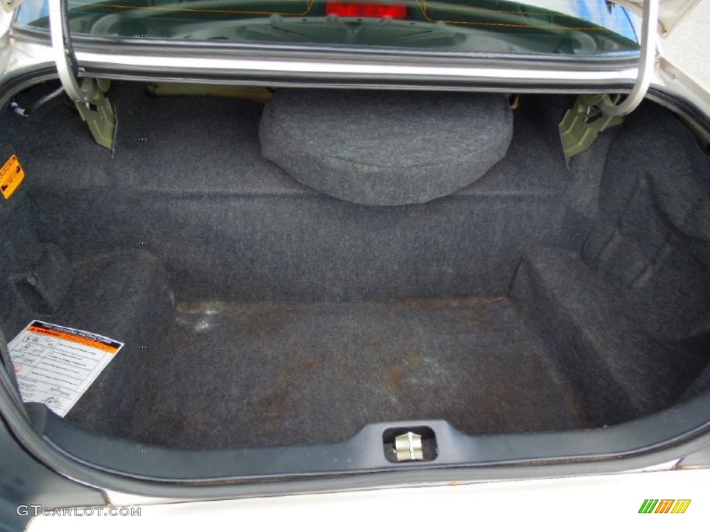 2008 Ford Crown Victoria LX Trunk Photos