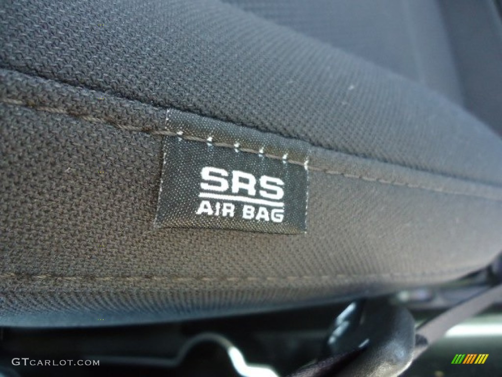 2010 Avenger SXT - Bright Silver Metallic / Dark Slate Gray photo #16