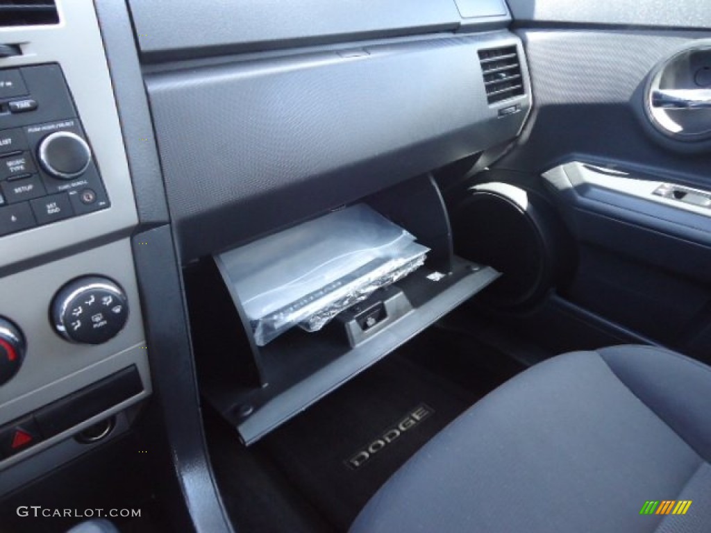 2010 Avenger SXT - Bright Silver Metallic / Dark Slate Gray photo #29