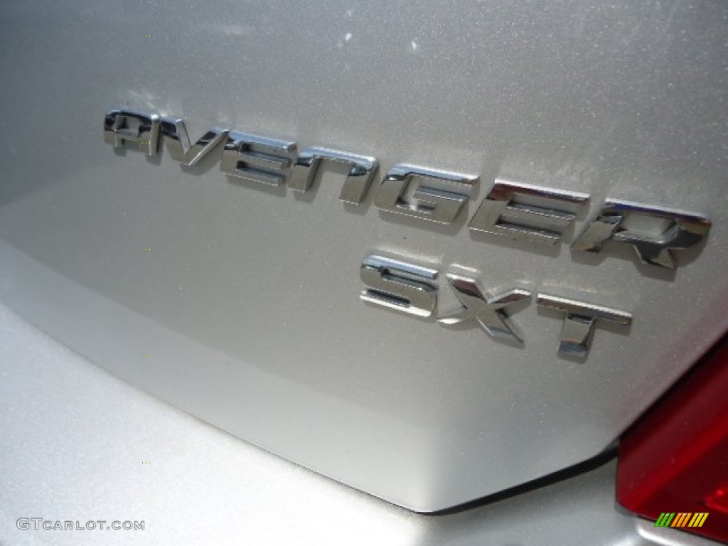 2010 Avenger SXT - Bright Silver Metallic / Dark Slate Gray photo #36