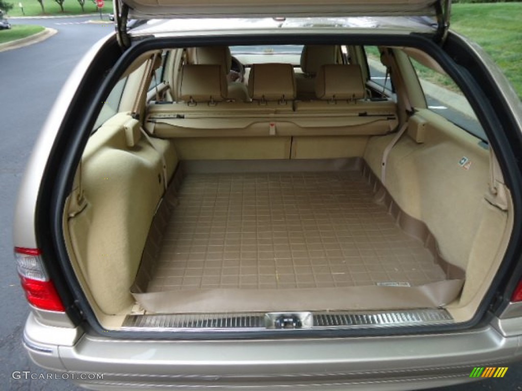 2001 Mercedes-Benz E 320 Wagon Trunk Photo #64145821