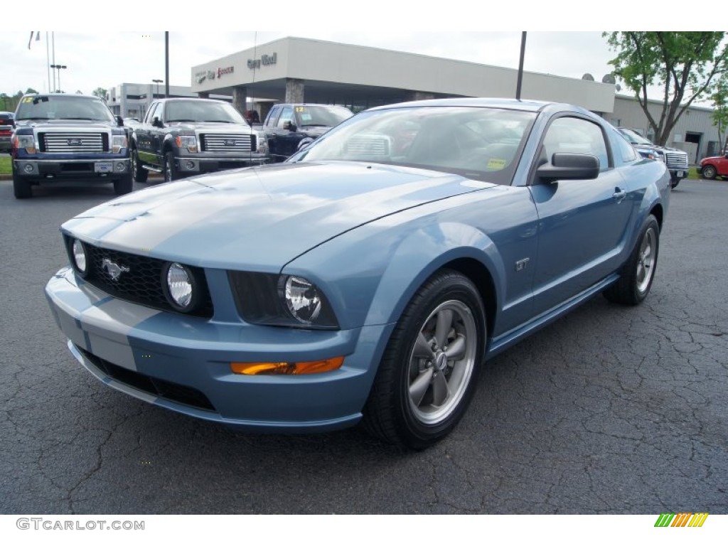 2006 Mustang GT Premium Coupe - Windveil Blue Metallic / Light Graphite photo #6