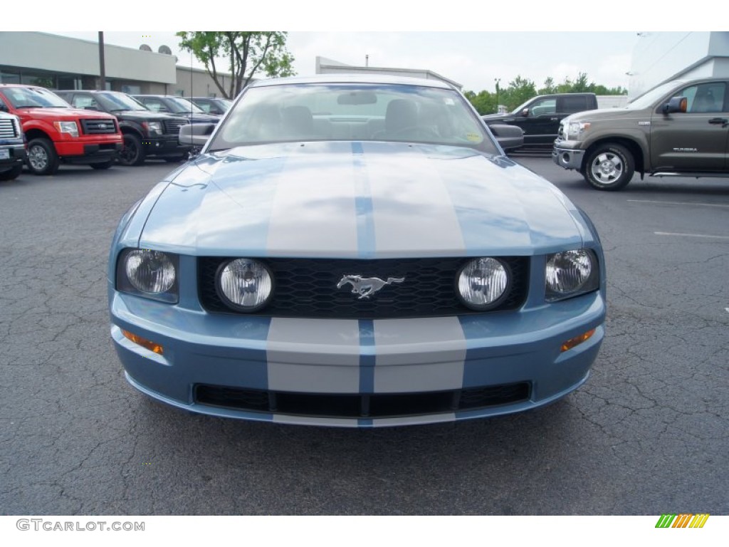 2006 Mustang GT Premium Coupe - Windveil Blue Metallic / Light Graphite photo #7