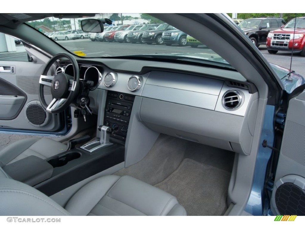 2006 Mustang GT Premium Coupe - Windveil Blue Metallic / Light Graphite photo #13