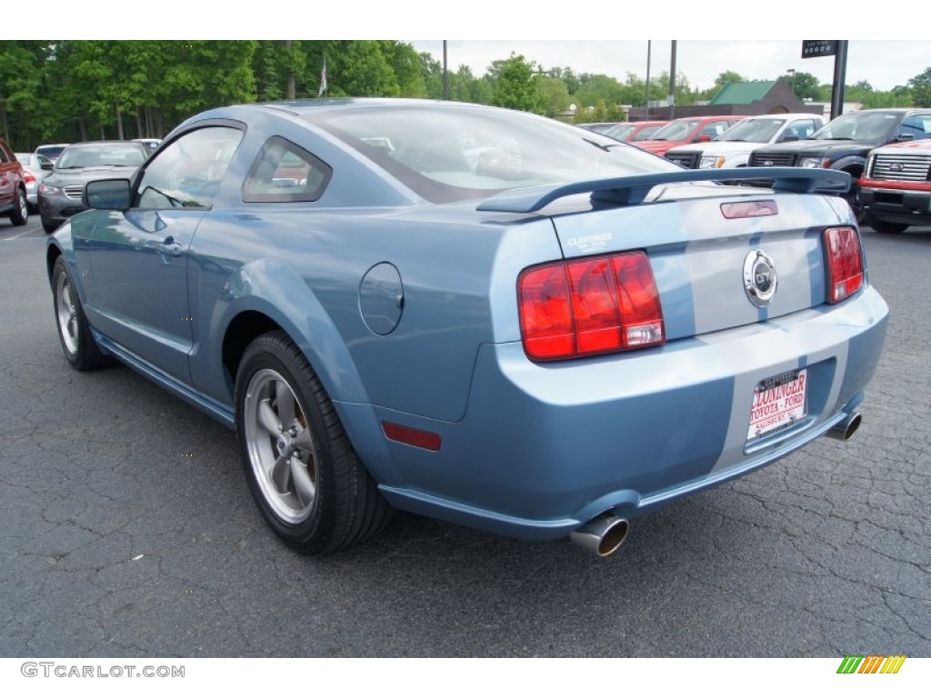 2006 Mustang GT Premium Coupe - Windveil Blue Metallic / Light Graphite photo #34