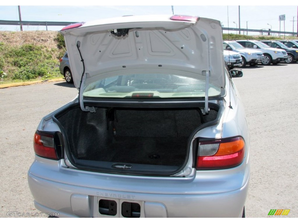 2002 Malibu LS Sedan - Galaxy Silver Metallic / Gray photo #9