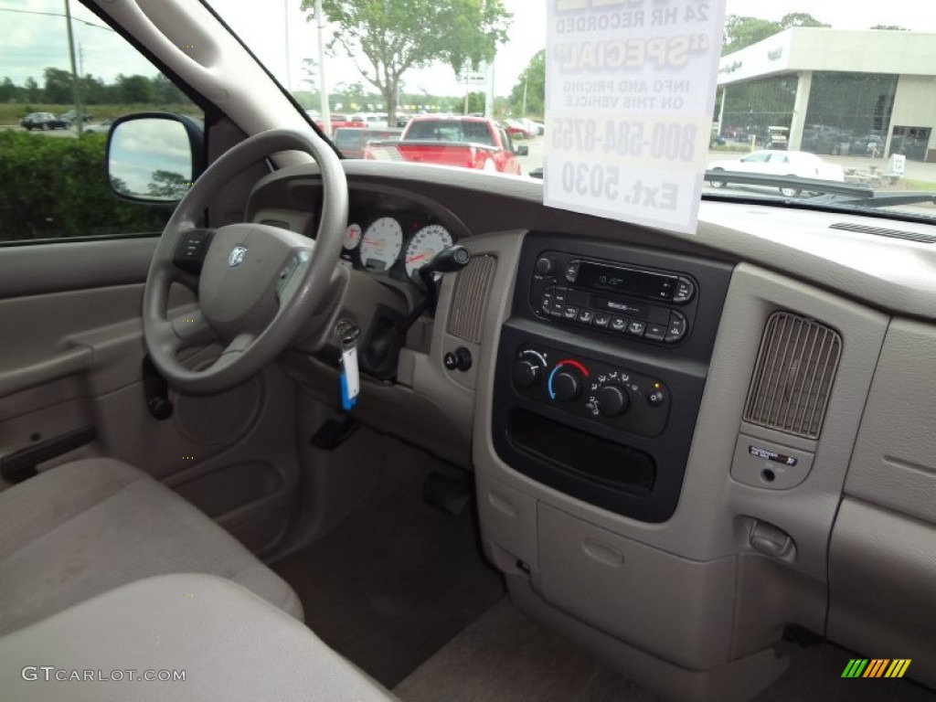 2005 Ram 1500 ST Regular Cab - Bright White / Dark Slate Gray photo #10