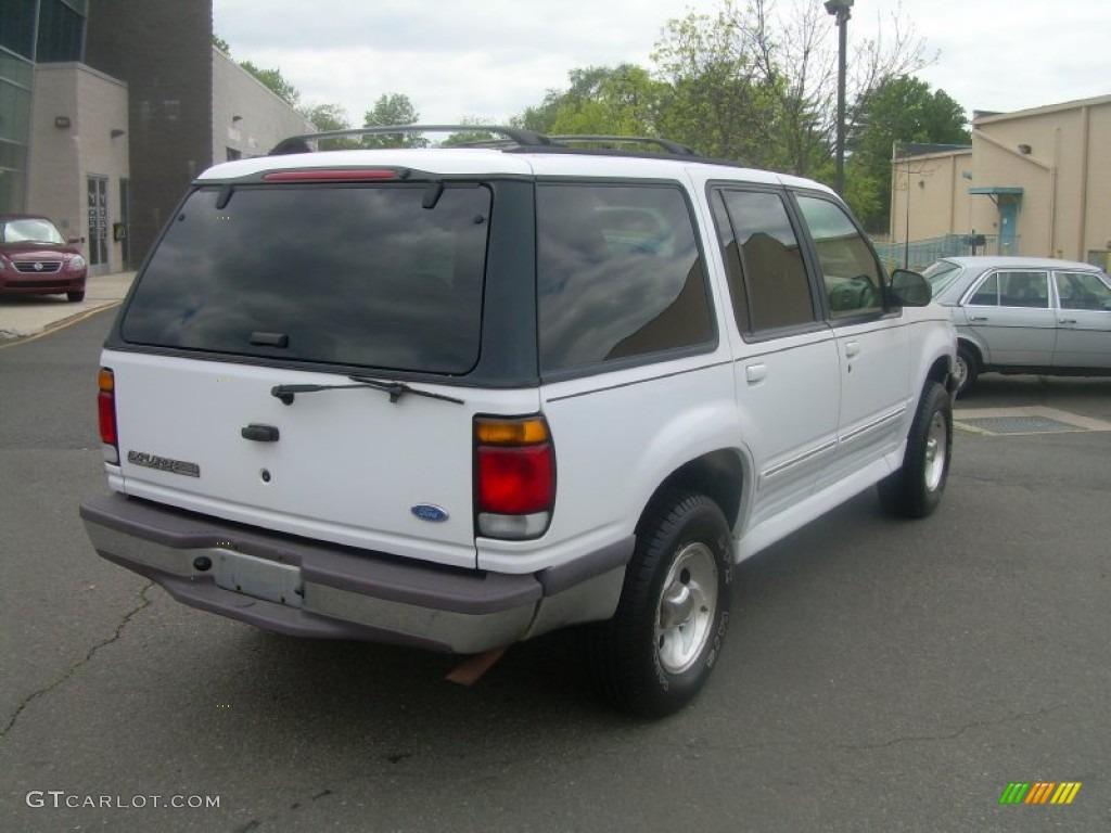 1997 Explorer XLT 4x4 - Oxford White / Medium Parchment photo #8